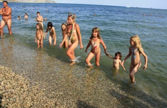 Photo of nudists on the Black Sea | NakedBody