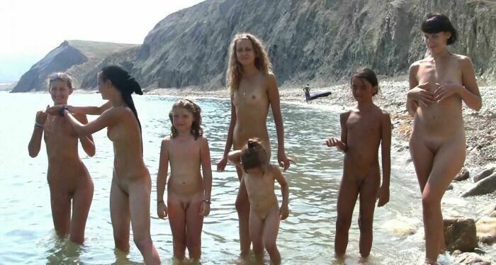 [Image: aqua-nude-relaxation-naturist-family-eve...videos.jpg]