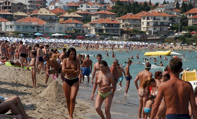 The nudist resort in solar Bulgaria | NakedBody