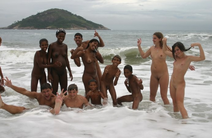 Photo a family nudism in Brazil | NakedBody